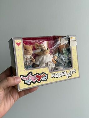 Vintage Honey Pets Figurine Family in Box Calico Critters